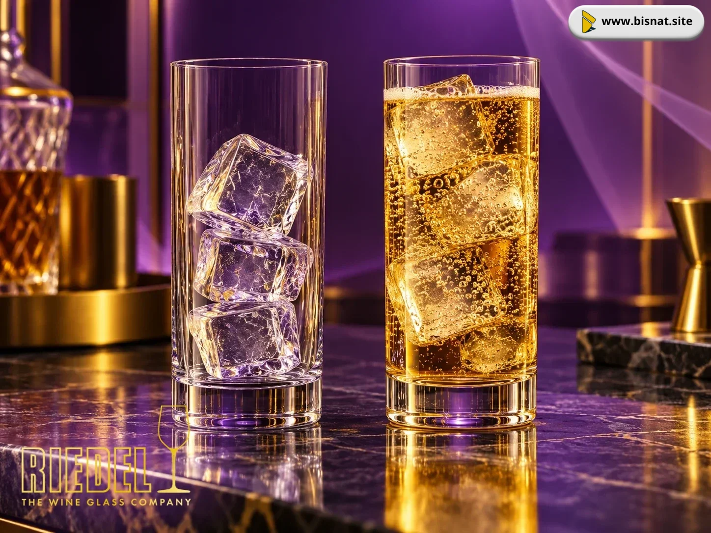 Ilustrasi dua gelas highball dengan logo asli RIEDEL Glas sebagai contoh merek gelas; gelas pada ilustrasi bukan foto produk RIEDEL